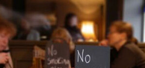 Три десятка одесских ресторанов оштрафовали за курение и рекламу сигарет