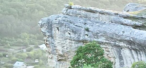 В Крыму мужчина сорвался с 20-метровой высоты