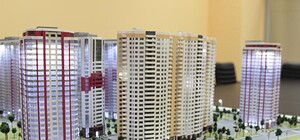 Съедят каски, если что: на Позняках начали строить новый жилой комплекс