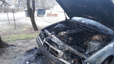 Авто сгорело дотла. Фото с сайта golos.zp.ua.