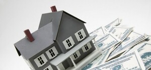 Постреволюционные будни: в Донецке перестали покупать недвижимость и машины