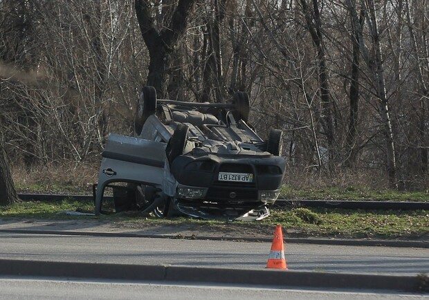 Новость - События - На Набережной произошла авария