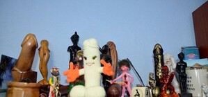 Удивись: Уролог собрал коллекцию предметов своего профессионального интереса