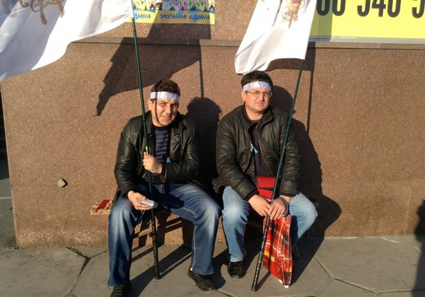 Новость - События - Медики объявили голодовку под стенами ОГА (ФОТО)