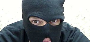 Враг будет разбит, преступник будет наказан: на юго-востоке Украины появились “черные человечки”