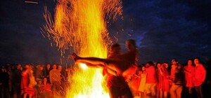 Ивана Купала: в Одесской области девушка обожгла полтела из-за прыжков через костер