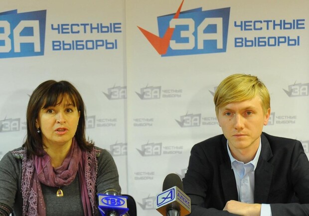 На снимке Александра Прилепы - Светлана Походенко и Феликс Хрусталев.