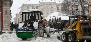 У Львові нарешті випав сніг: комунальники відзвітували зранку