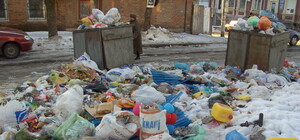 Фотофакт: Центр города утопает в мусоре