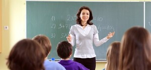 Донецкие школы под непрерывным обстрелом: учителям приходится уходить в репетиторы