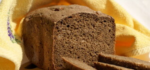 Фотофакт: в Луганске огромные очереди за хлебом