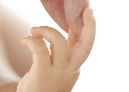 Ржавый гвоздь вошел в указательный палец малышу на 5 сантиметров. Фото с сайта: http://htgid.ru