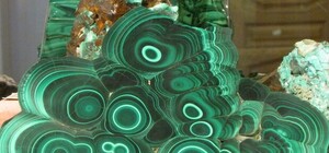 Где можно увидеть метеориты и наибольшую глыбу малахита в Украине