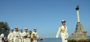 День ВМФ в Севастополе: истребители, штурмовики, вальс буксиров и фонтаны на воде