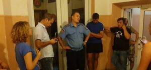 Правоохранители задержали водителя трактора, который снес забор у 