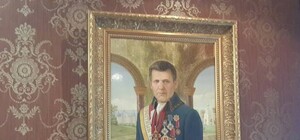 Кивалова изобразил Наполеоном российский художник Сафронов