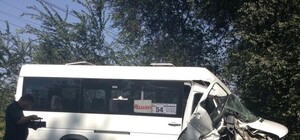 Фотофакт: 54-маршрутка попала в ДТП: 10 человек госпитализированно
