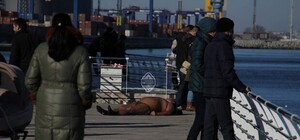 И снова на пляж: одессит решил подзагореть зимой