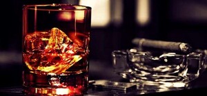 В горэлектротранспорте объяснили, зачем им нужны алкоголь и сигареты