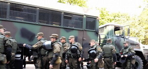 На вулицях Львова військова техніка (фоторепортаж)