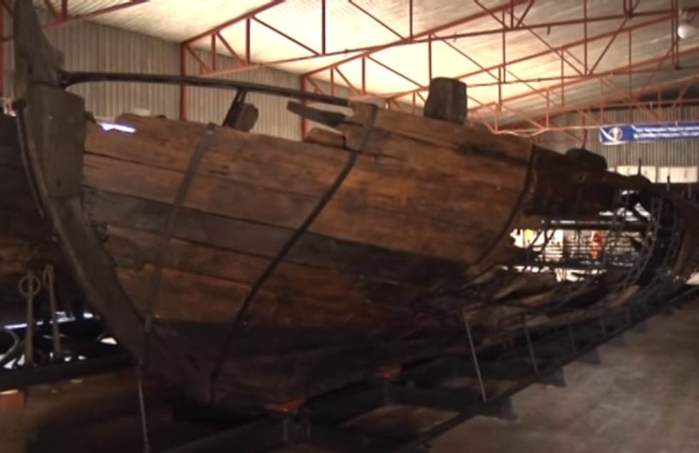 Новость - События - Оцени: на Хортице отреставрировали казацкие корабли 18 века