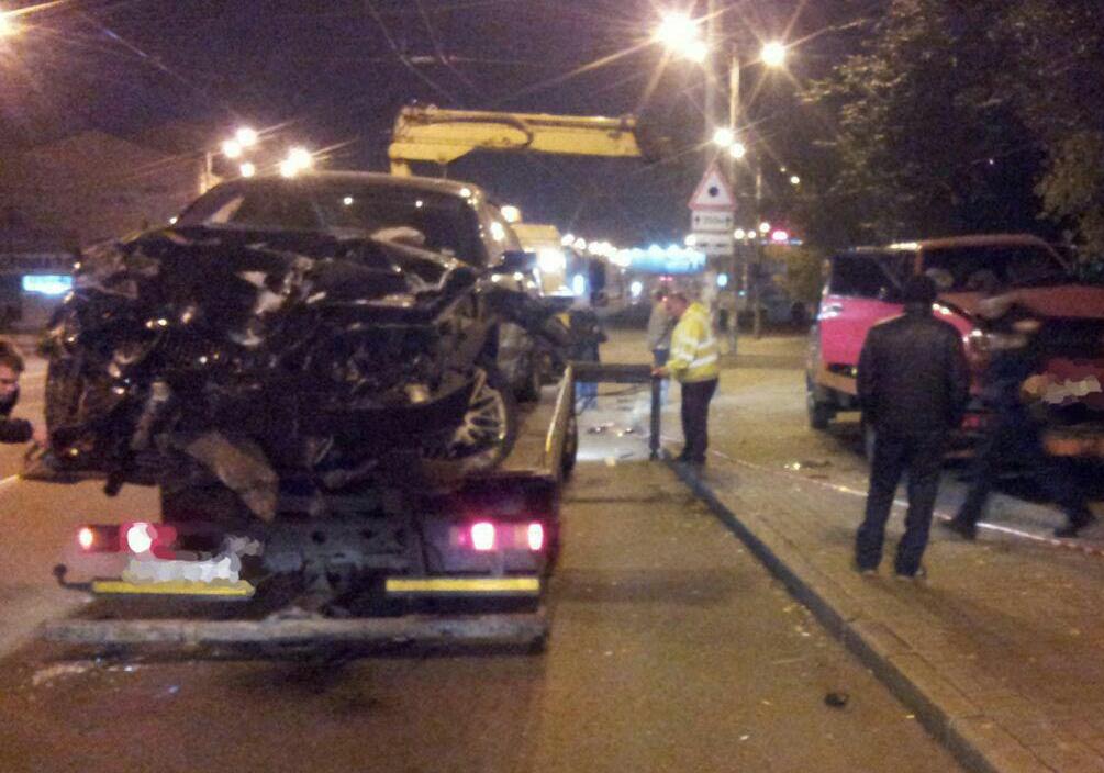 Новость - События - Запорожцы попали в аварию после гонки на проспекте: есть пострадавшие