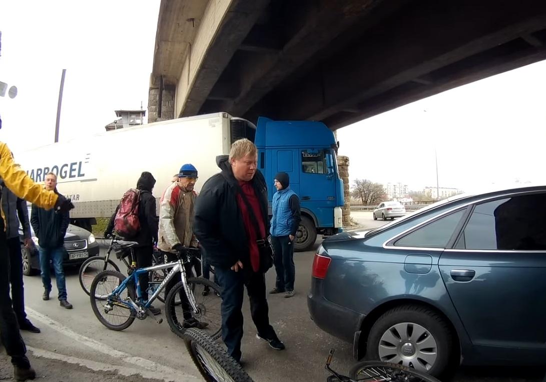 Новость - События - Запорожцы ищут водителя, сбившего двоих велосипедистов на Преображенском