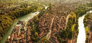 За шоколадом и сыром: украинцам станет проще получать визы в богатую европейскую страну