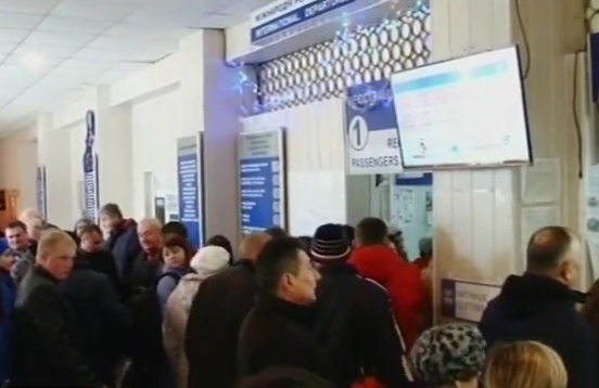 Новость - События - Еще один: запорожцы провели песенный флешмоб в аэропорту