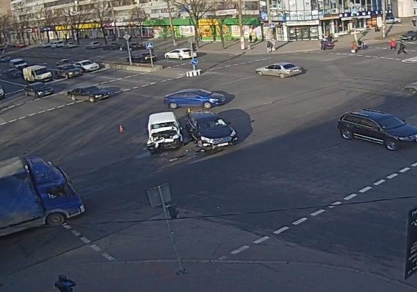 Новость - События - В сети появилось видео аварии на Пушкина