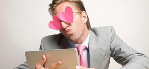 Познакомился в соцсетях: новая подружка привела в дом харьковчанина грабителей