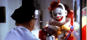 Подарки на бочку: в Киеве совершили ограбление в праздничном духе