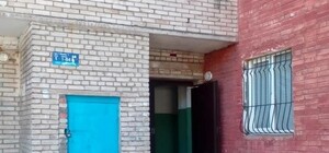 Був розтин: жахливі подробиці про мертве немовля, яке знашли у львівському під'їзді