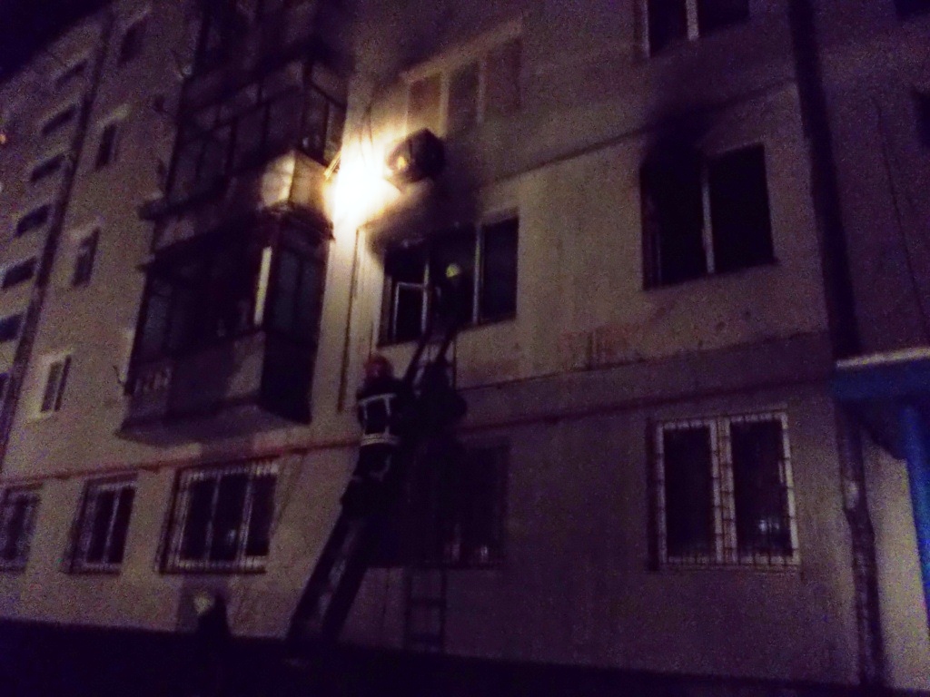 Новость - События - На Шевченковском пожар в пятиэтажке: пострадал мужчина