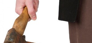 Разбой в маршрутке: в Днепре мужчина с топором угрожал пассажирам