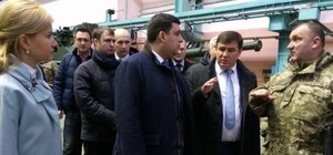 Начал с завода: Гройсман прибыл в Харьков