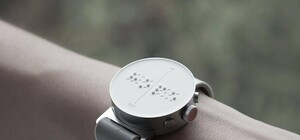 Потрогай время: в Южной Корее изобрели часы со шрифтом Брайля