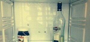 Фотофакт: на Оболони установили благотворительный холодильник