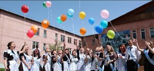 Відеофакт: у школах Львова пролунав останній дзвоник