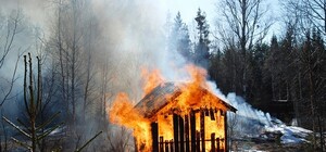 Мы горим, горим, пылаем: в 4 часа утра днепряне ринулись тушить пожар