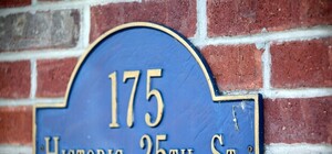 Оцени: днепрянам показали, как будут выглядеть новые указатели улиц в городе