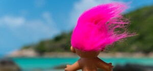 Очень нужно: в Крыму настоятель храма просит открыть нудистский пляж