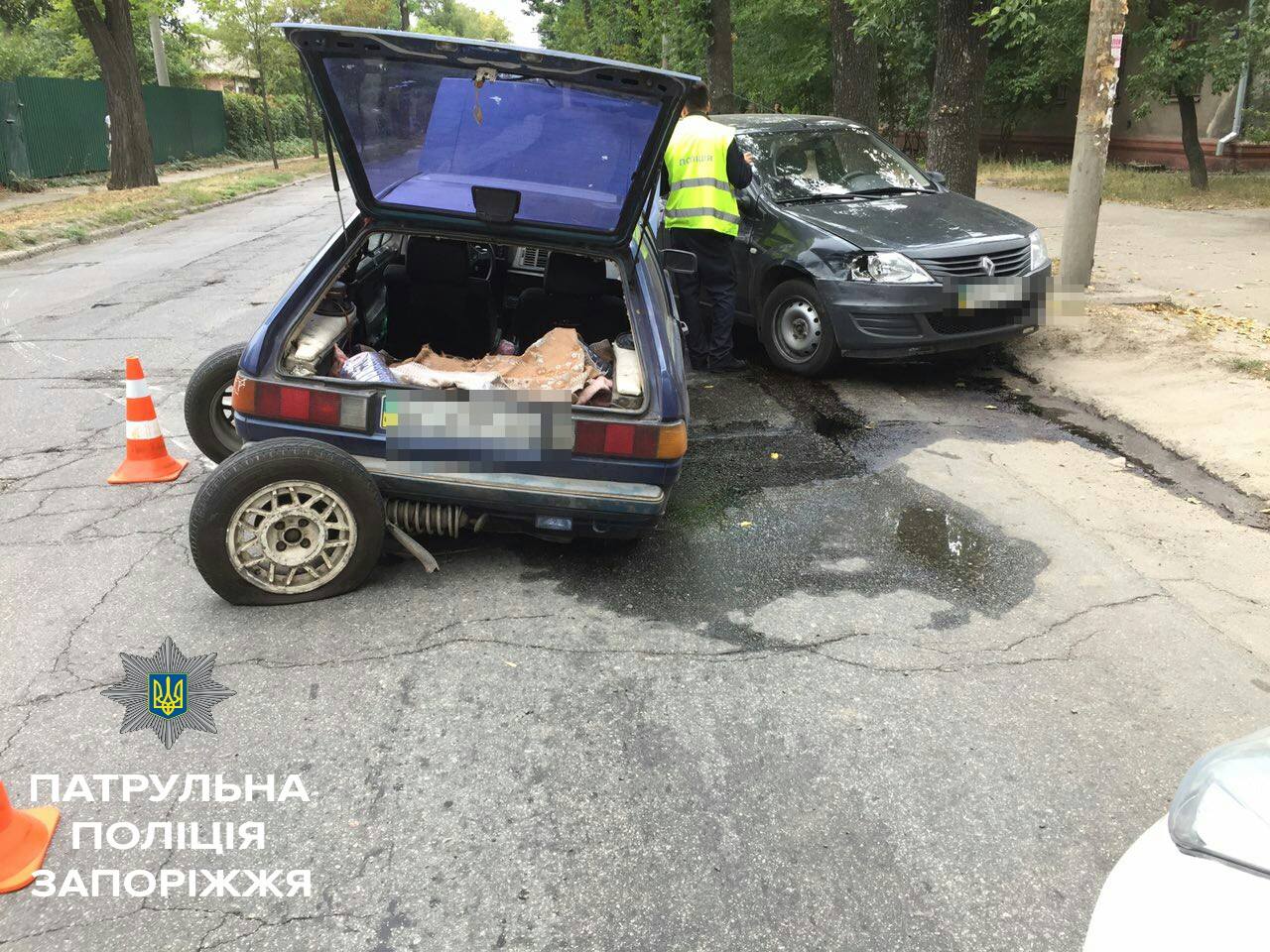 Новость - События - Авария на Правом берегу Запорожья: автомобиль остался без колес