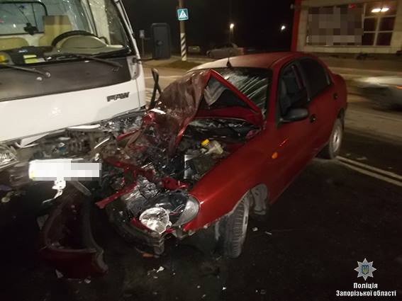 Новость - События - Под Запорожье легковушку раздавил грузовик: водителя госпитализировали