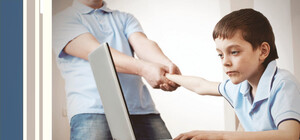 Серьезная проблема: в Крыму у бабушки отобрали увлекающегося компьютерными играми внука