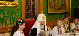 Зашли в гости: настоятельница одесского монастыря свозила детей к патриарху Кириллу