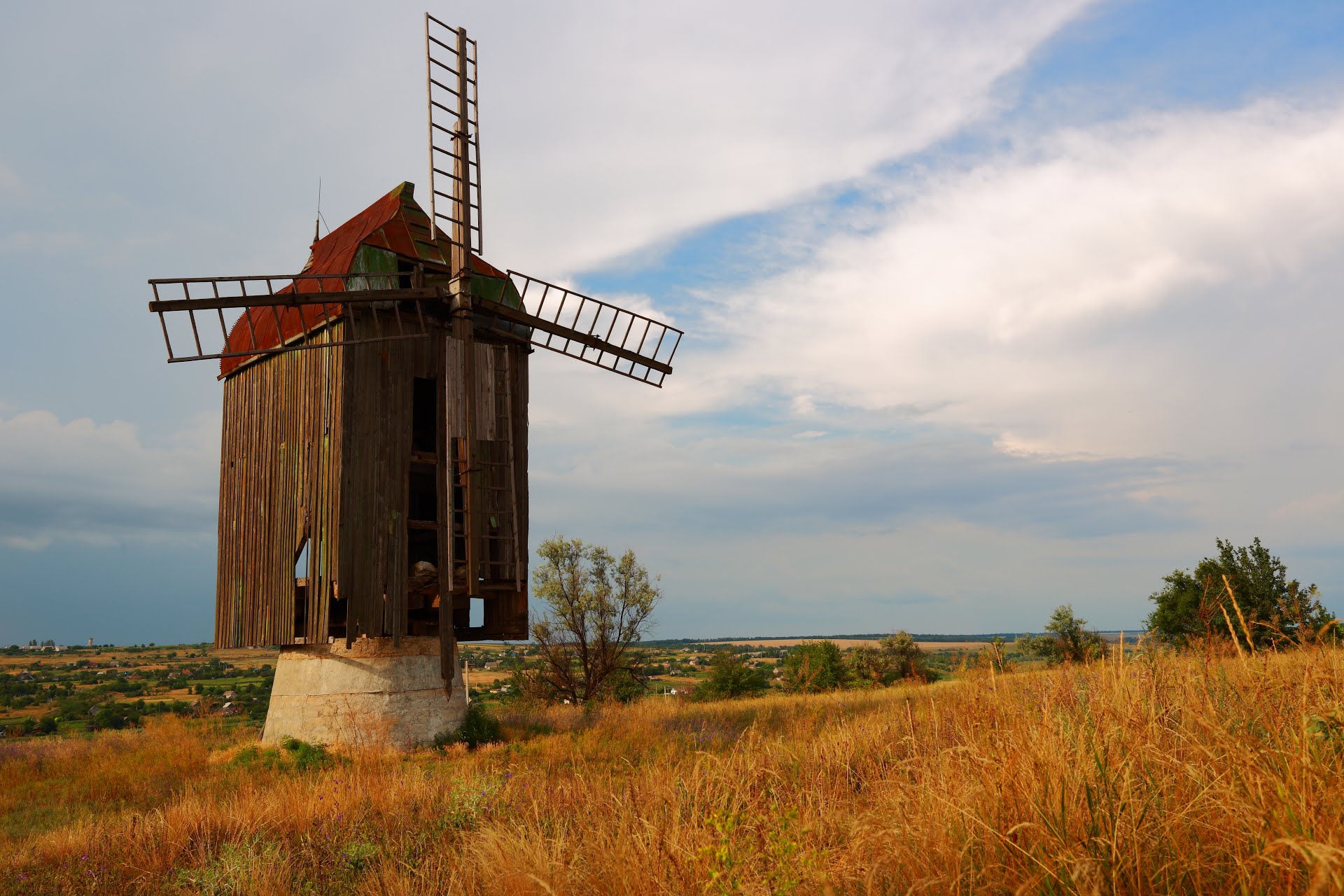 Новость - События - В Запорожской области обрушилась ветряная мельница, построенная в начале прошлого века