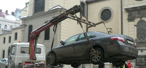 Кара для автохамів: на львівських вулицях працюють евакуатори