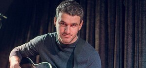 В Запорожье продают спортивную грамоту известного украинского исполнителя