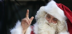 Опасные гости: в Новый год крымчанам рекомендовали опасаться фальшивых Дедов Морозов и Снегурочек